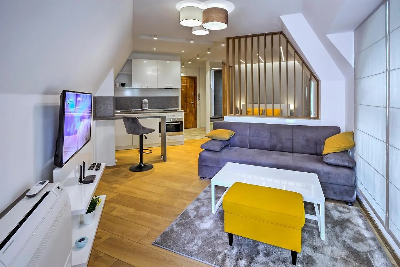 Deluxe Studio Center City Varna Apartment